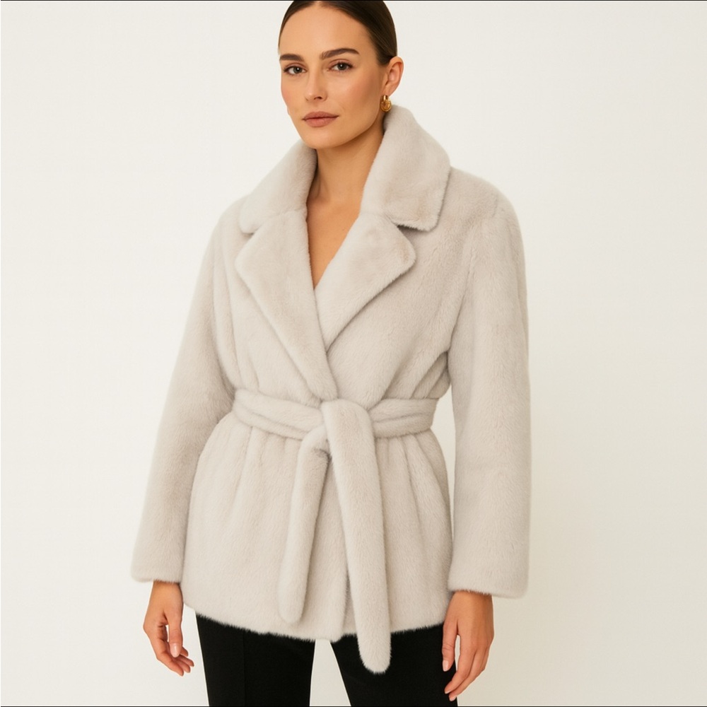 NWT- Love Token Bentley Faux Fur Jacket - Picture 2 of 11